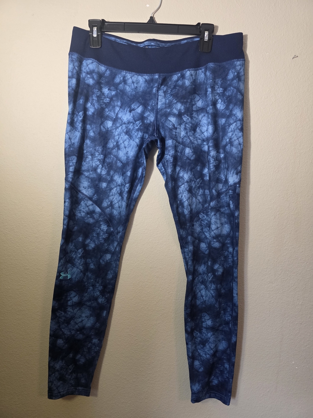 NWOT Under Armour Coldgear Womens Tie-Dye Leggings
